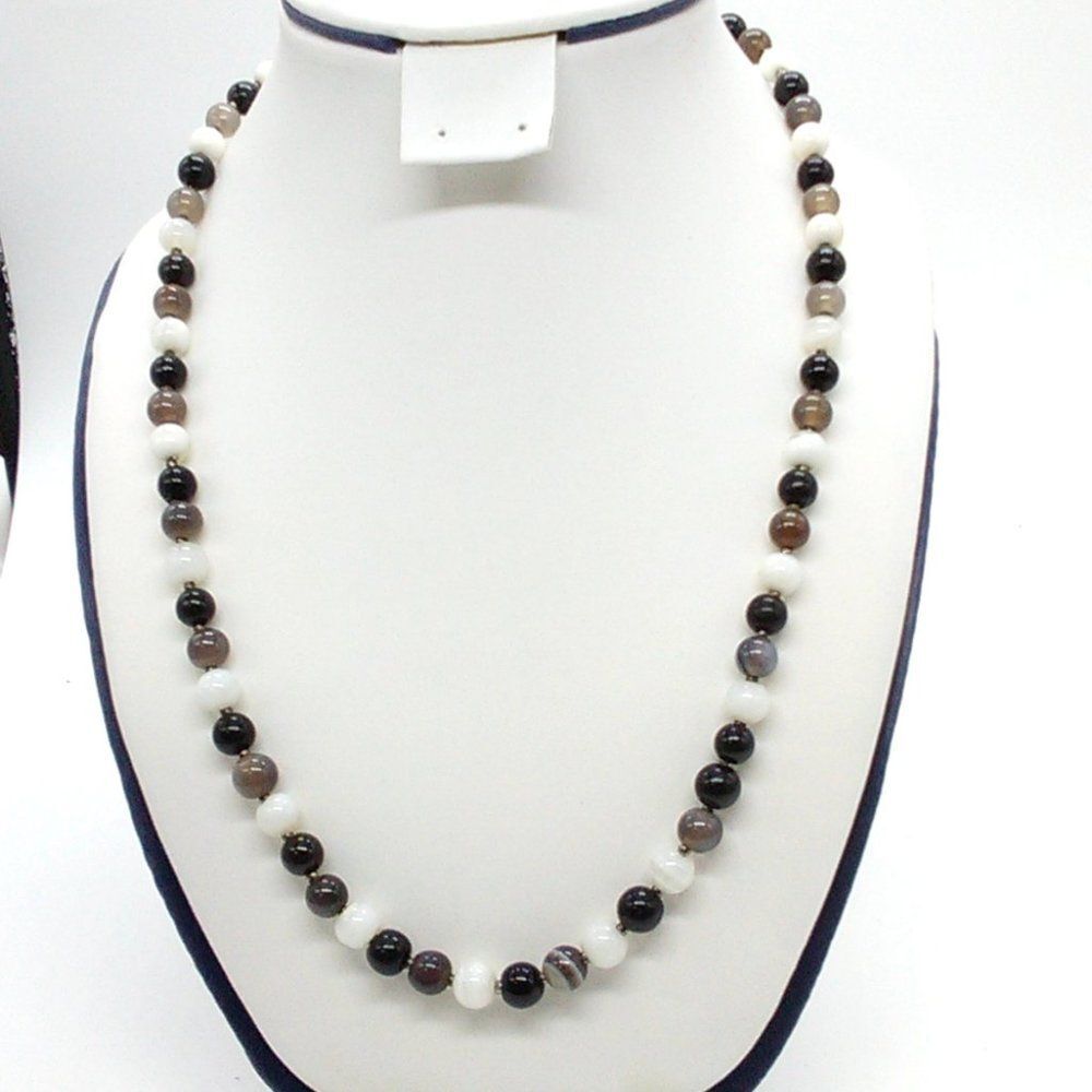 Glass Beaded Necklace Gray Black White Barrel Clasp